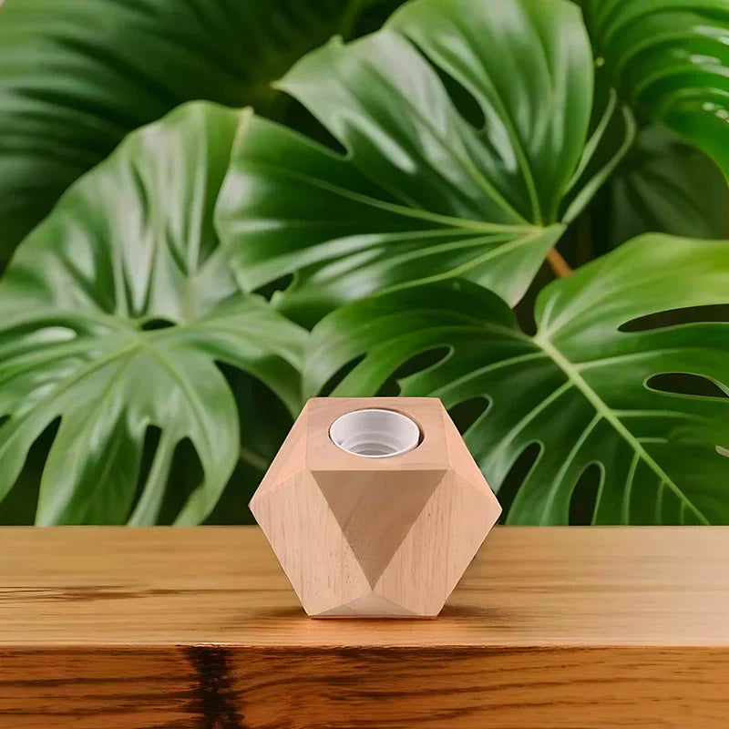 GeoLume – Lampe de table avec pied en bois géométrique multifacette