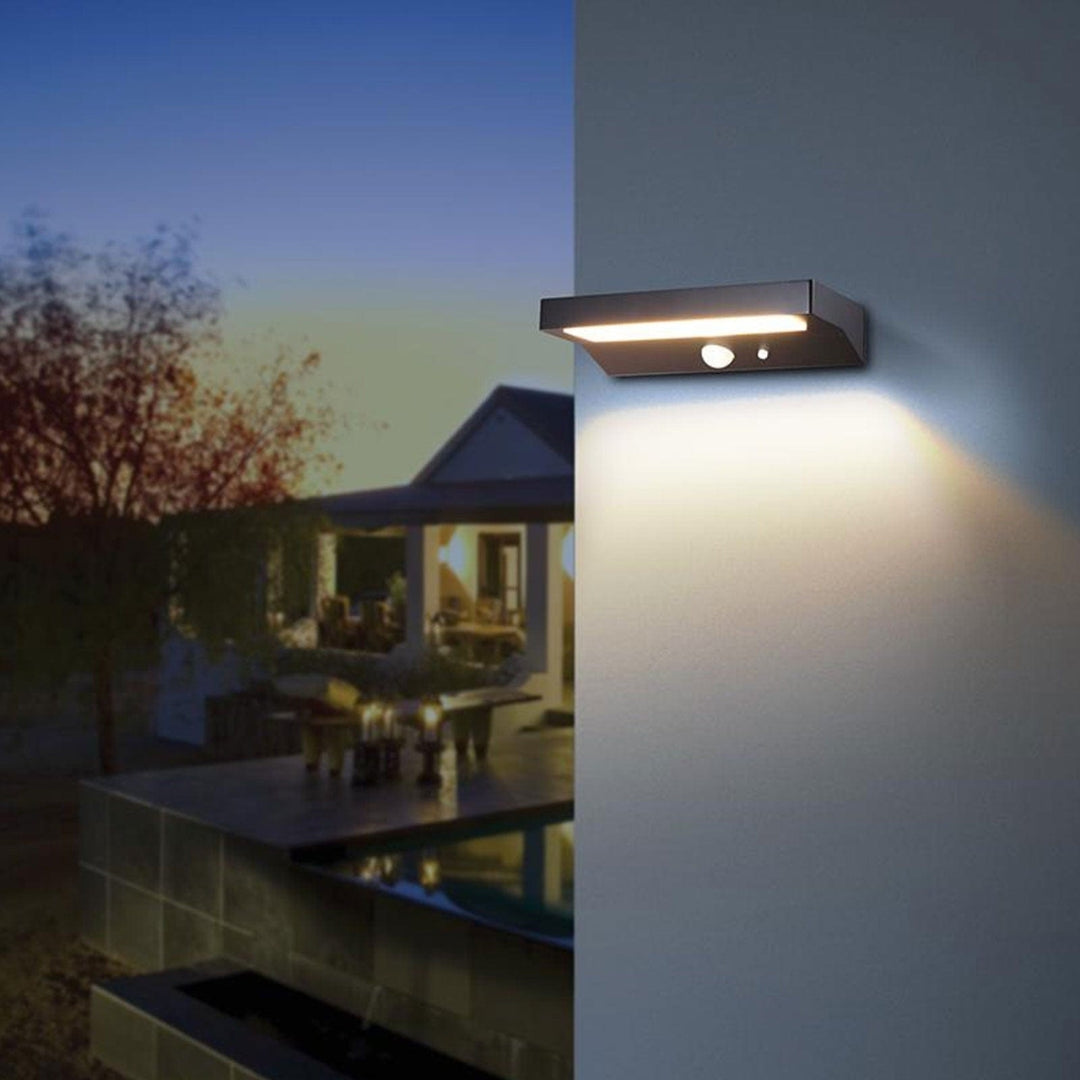 Lampe murale à détecteur de mouvement SolarGuard