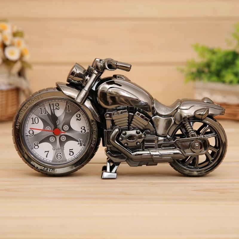 Montre à quartz style vintage pour moto
