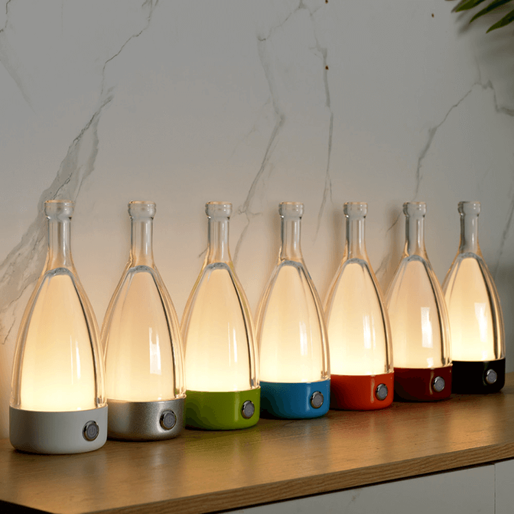 LuminaBottle - Lampe de table en forme de bouteille avec chargeur USB
