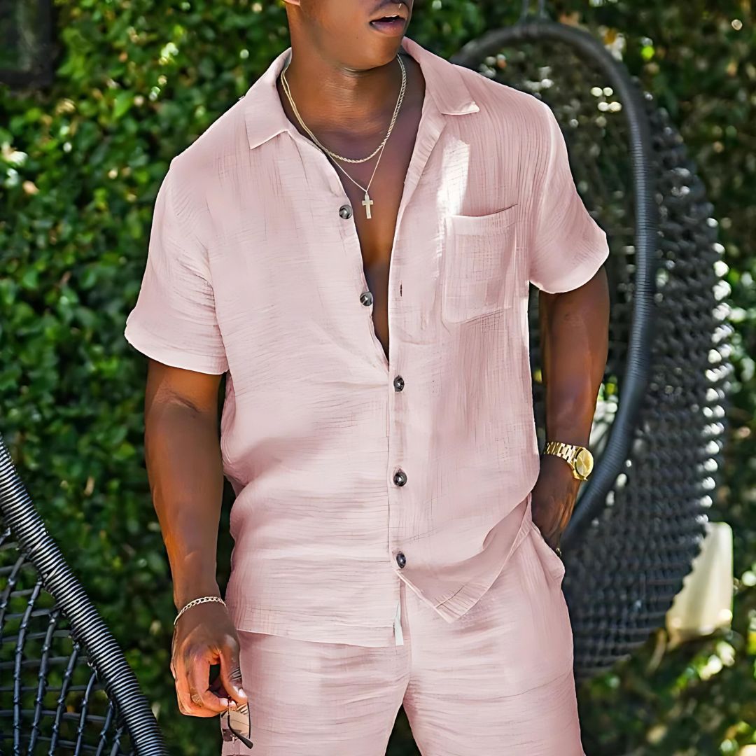 Ensemble Emil Klassique à deux pièces avec chemise et shorts assortis