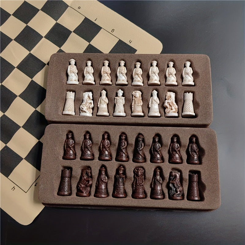 Jeu de société en cuir ancien avec des pièces de soldat distinctives