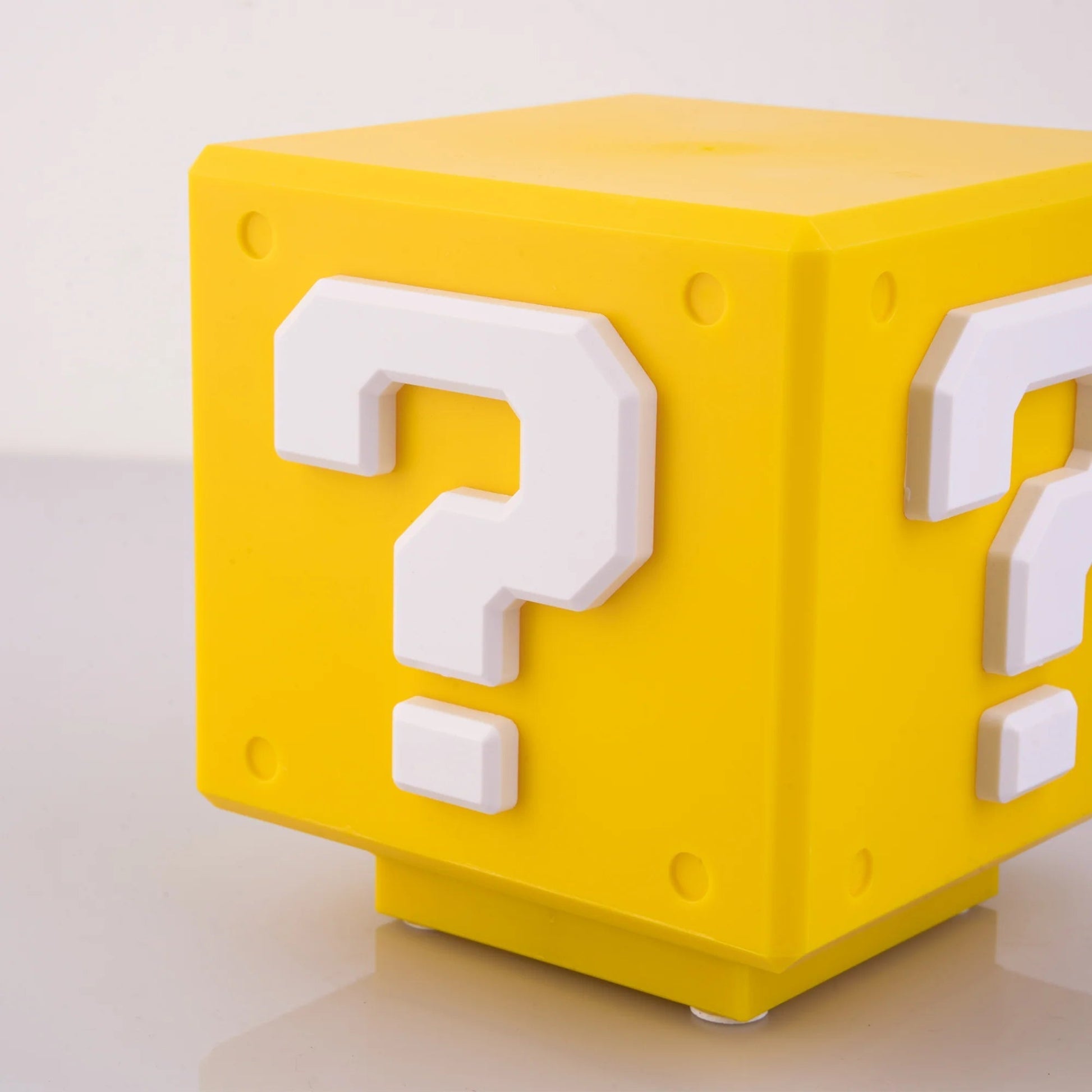 Lampe de nuit Power-Up Block - Décor de jeu inspiré de Super Mario