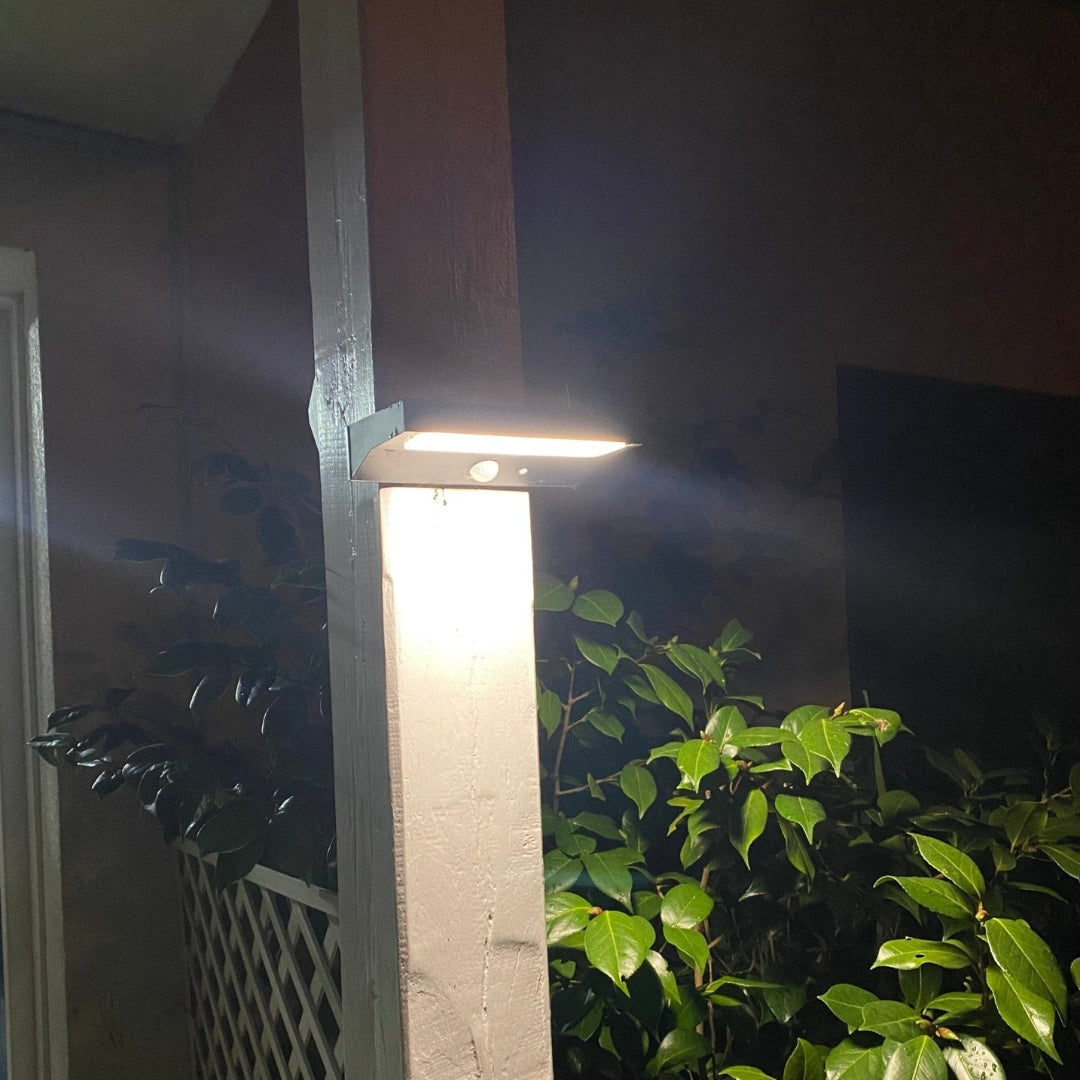 Lampe murale à détecteur de mouvement SolarGuard