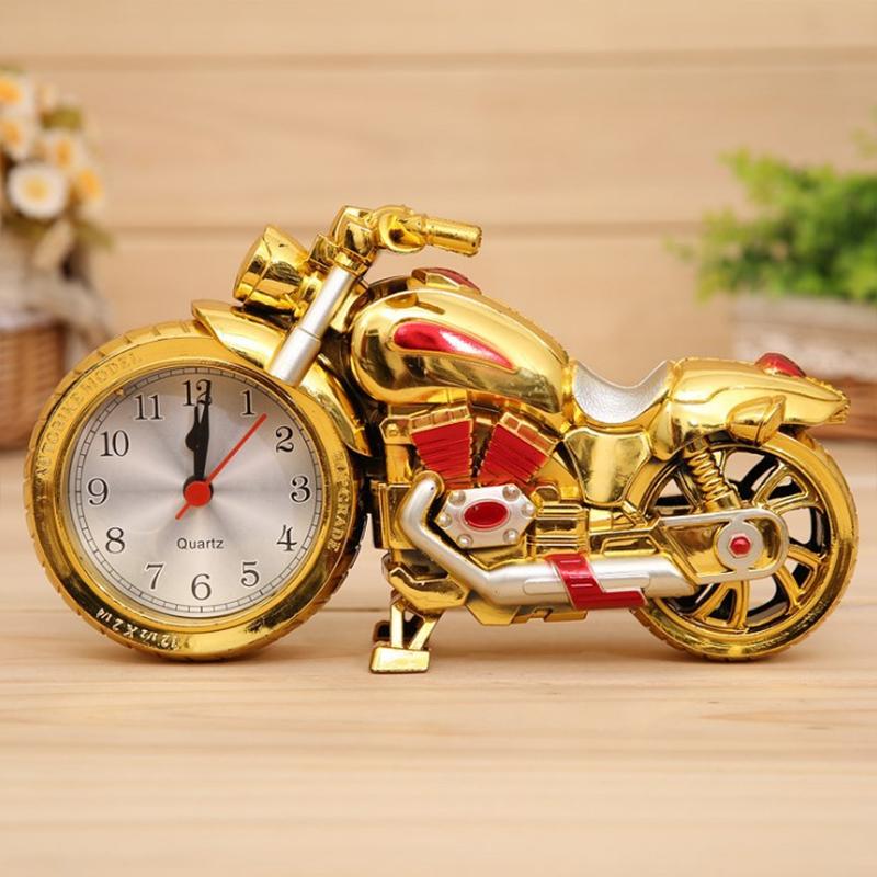 Montre à quartz style vintage pour moto