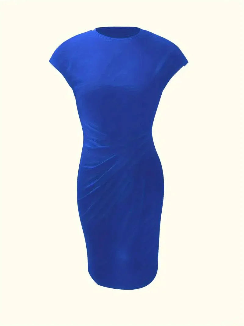 Robe Emilia Taille Petite avec Col Rond – Élégante et Tendance Intemporelle