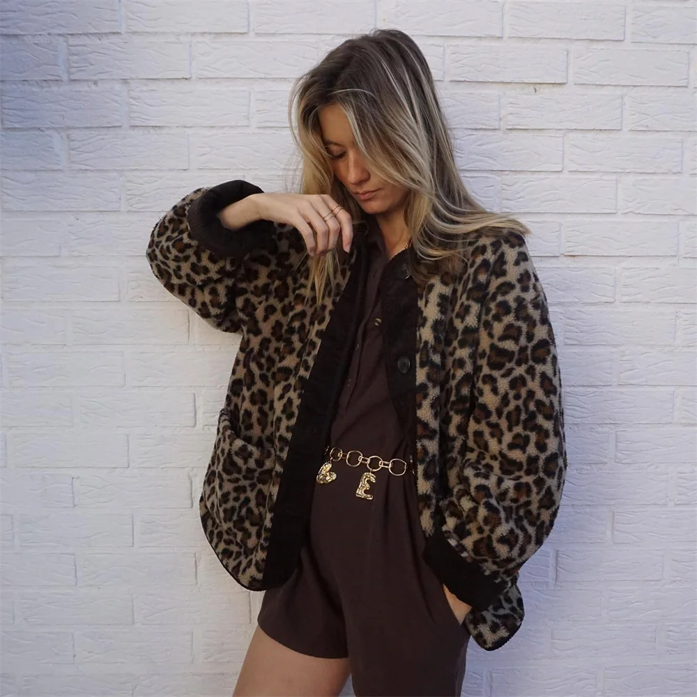 Veste Léopard Sophia – Confort Élégant pour Toutes les Saisons