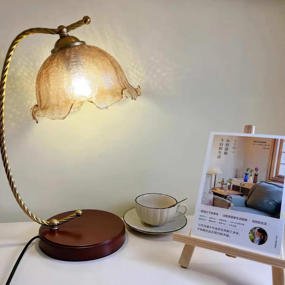 Lampadaire chaleureux SerenityGlow