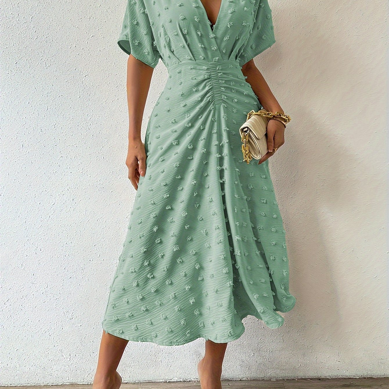 Robe midi plissée à col en V Emilie Behagelig