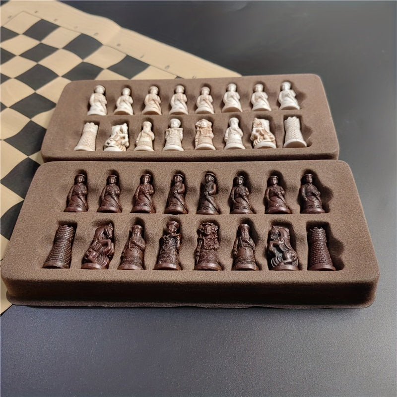 Jeu de société en cuir ancien avec des pièces de soldat distinctives