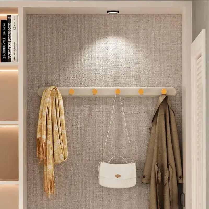Krog - Porte-manteau élégant pour des espaces organisés