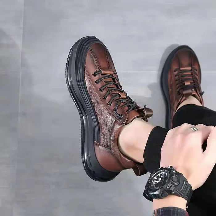 Sneakers en cuir embossé crocodile Frank