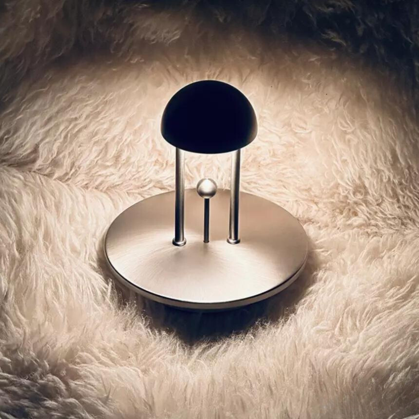 LumaDome - Lampe de table au design minimaliste en forme de dôme