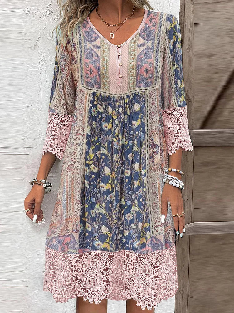Robe midi classique Hannah avec décolleté en V et détails en dentelle