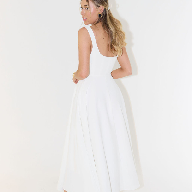 Sofia – Robe Midi Sans Manches avec Encolure Carrée