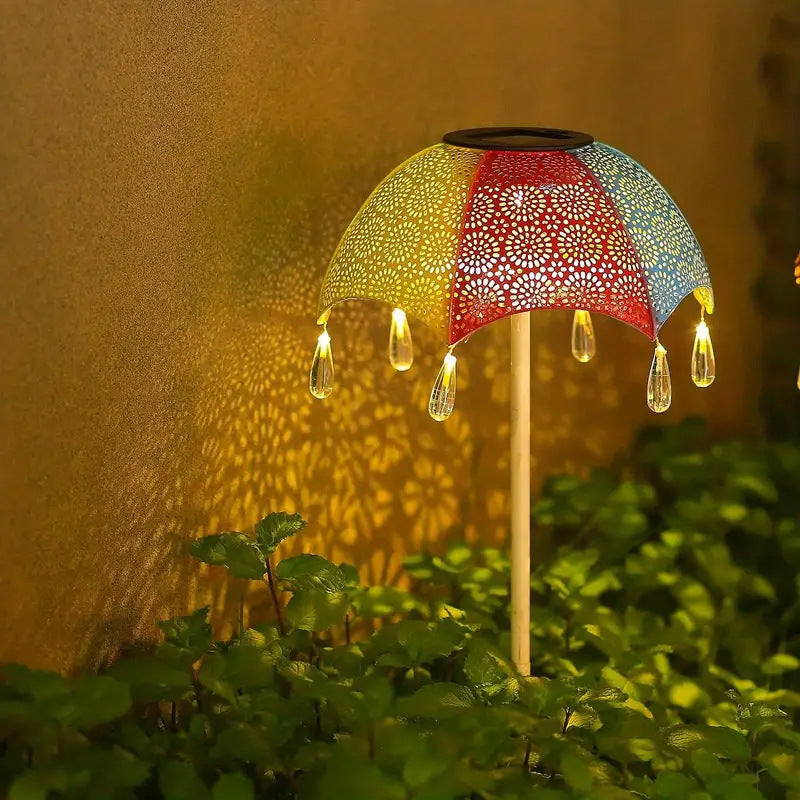 Décoration de jardin extérieure avec projection LED chaude