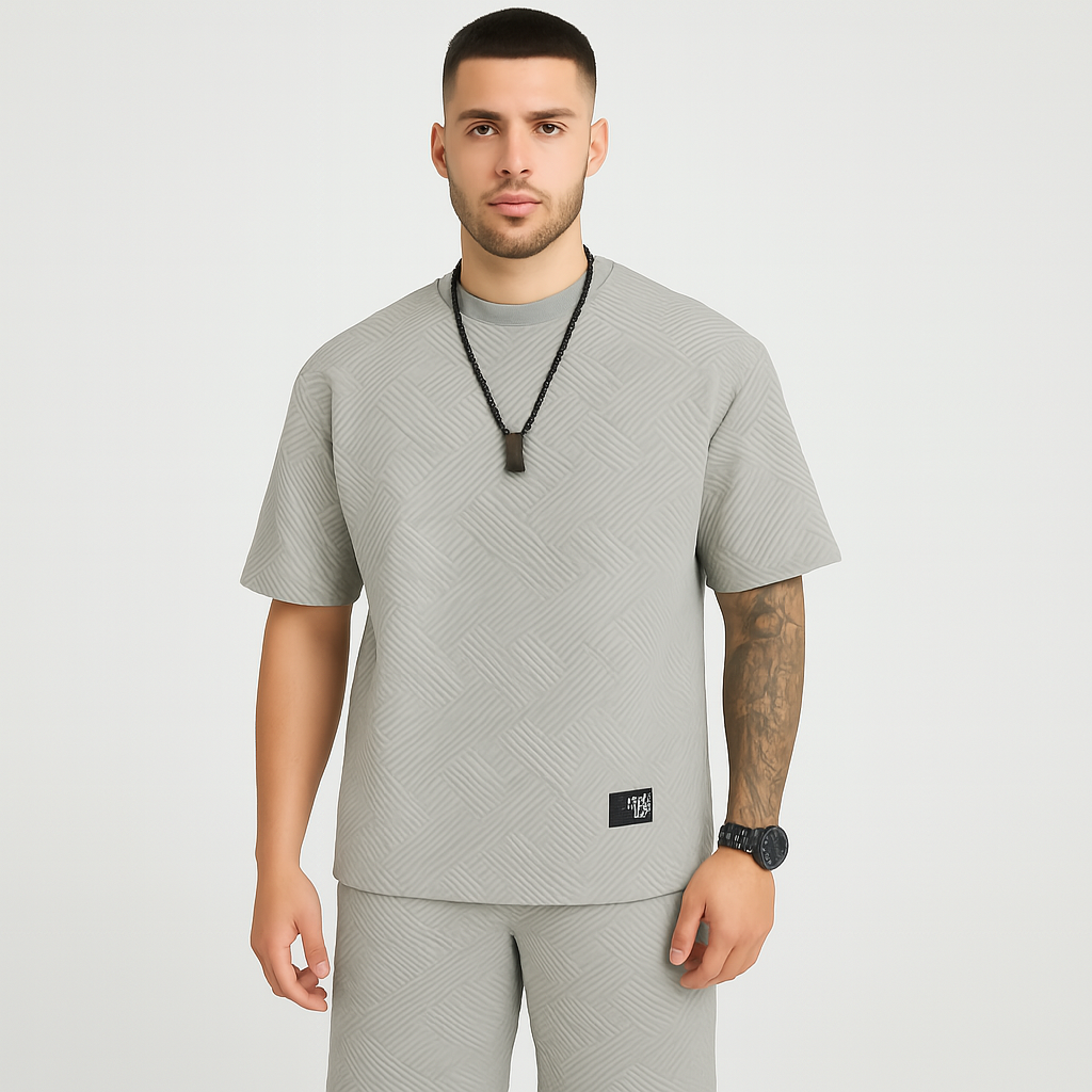 Ensemble structuré pour hommes en deux pièces – haut à manches courtes avec col rond et short jacquard assorti