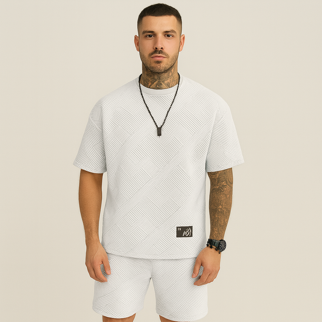 Ensemble structuré pour hommes en deux pièces – haut à manches courtes avec col rond et short jacquard assorti