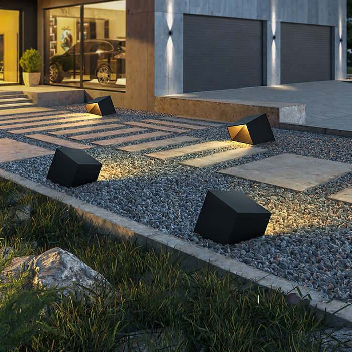 LumeCube – Lampe de jardin solaire moderne