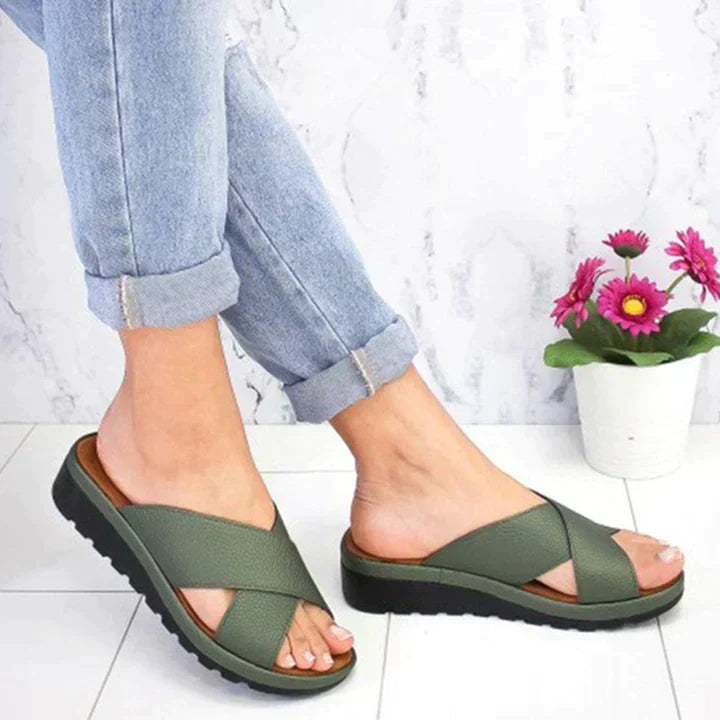 Tarah - Sandales fines avec des brides croisées