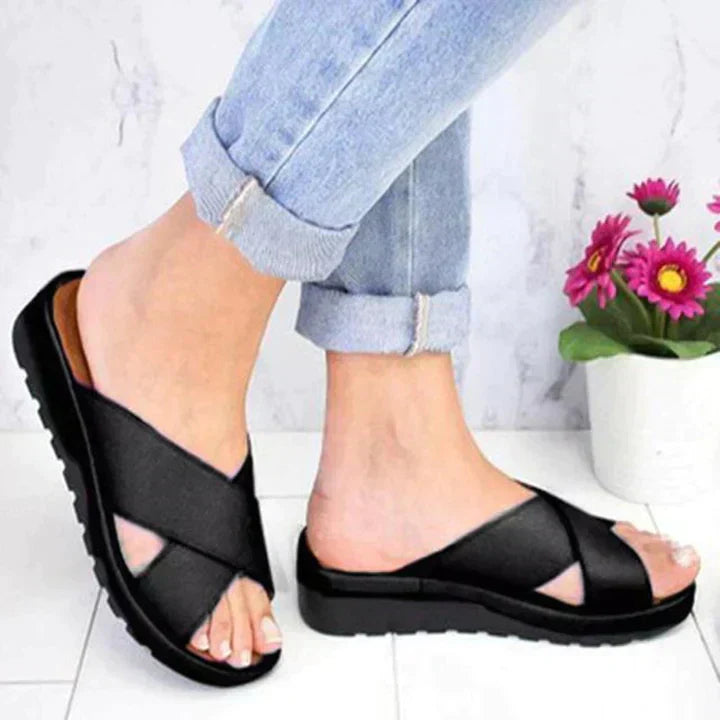 Tarah - Sandales fines avec des brides croisées