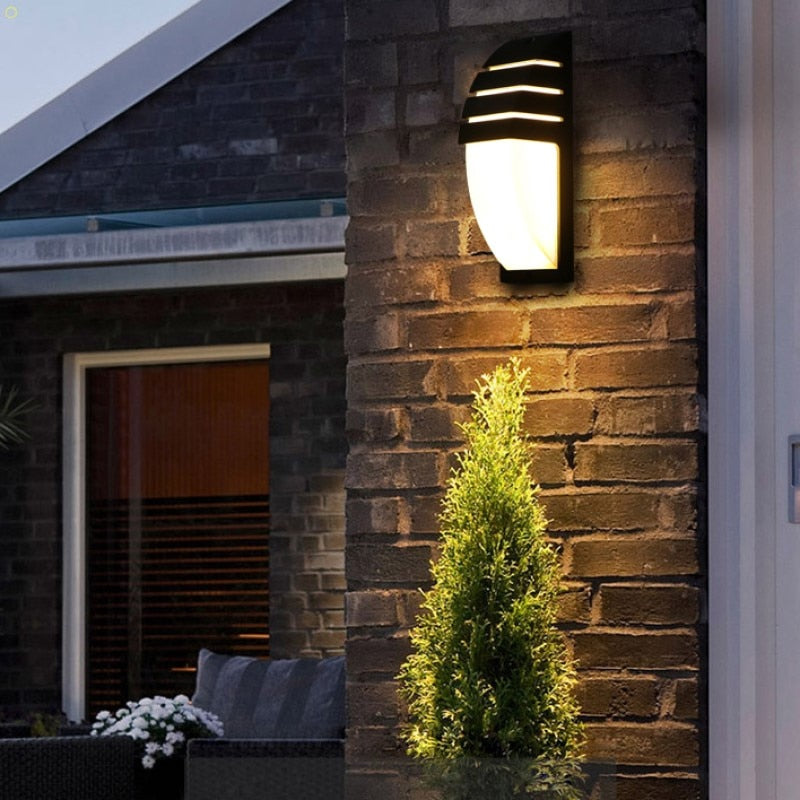 LumeArc Moderne Applique Extérieure – Design Élégant avec Arc Élégant