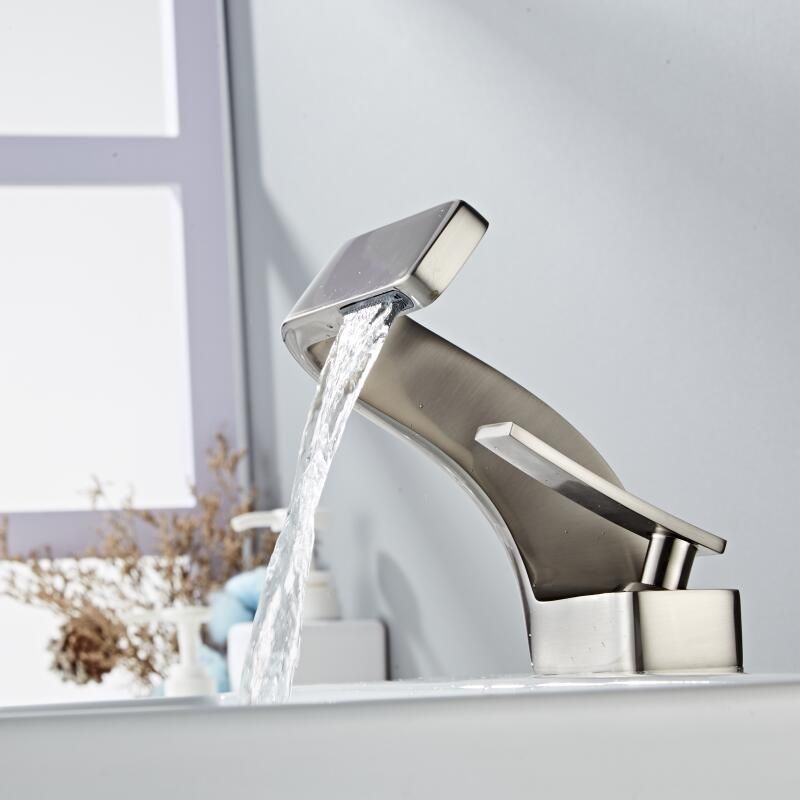 AquaArc - Robinets de bain modernes