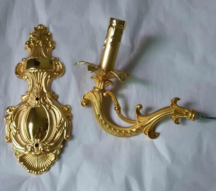 RegalGlow - Applique baroque en or avec centres en cristal