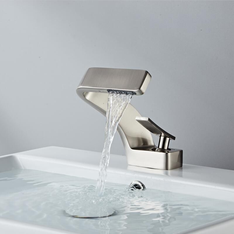 AquaArc - Robinets de bain modernes