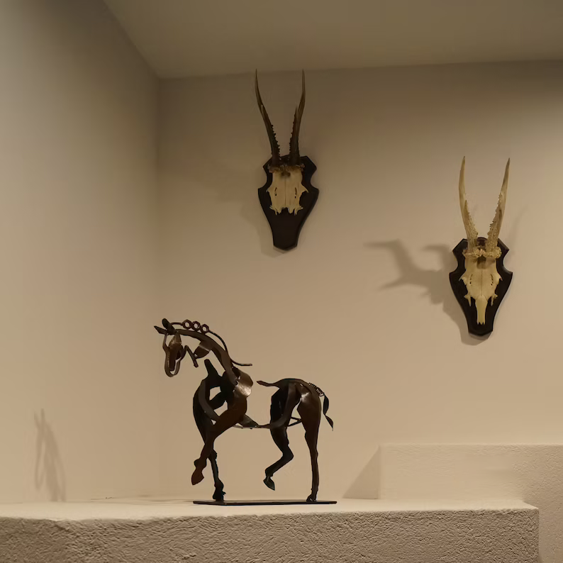 RustGlow - Sculpture abstraite en fer rouillé avec lumière LED