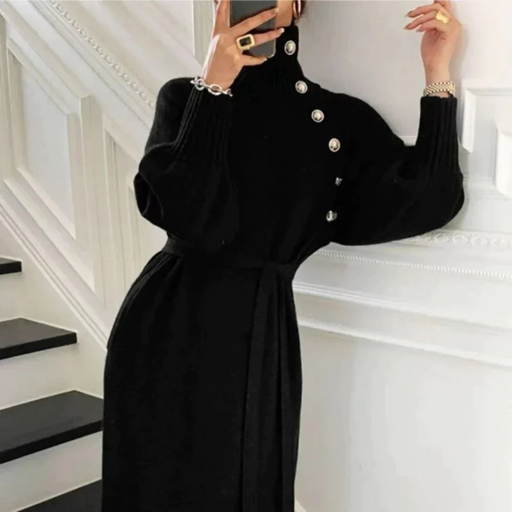 Siri - Robe en tricot à manches longues avec col haut, boutons et ceinture