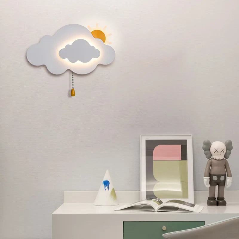 Lampe Murale SolSky – Lampe en forme de ciel fantaisiste avec motif de soleil joyeux pour la chambre d'enfant