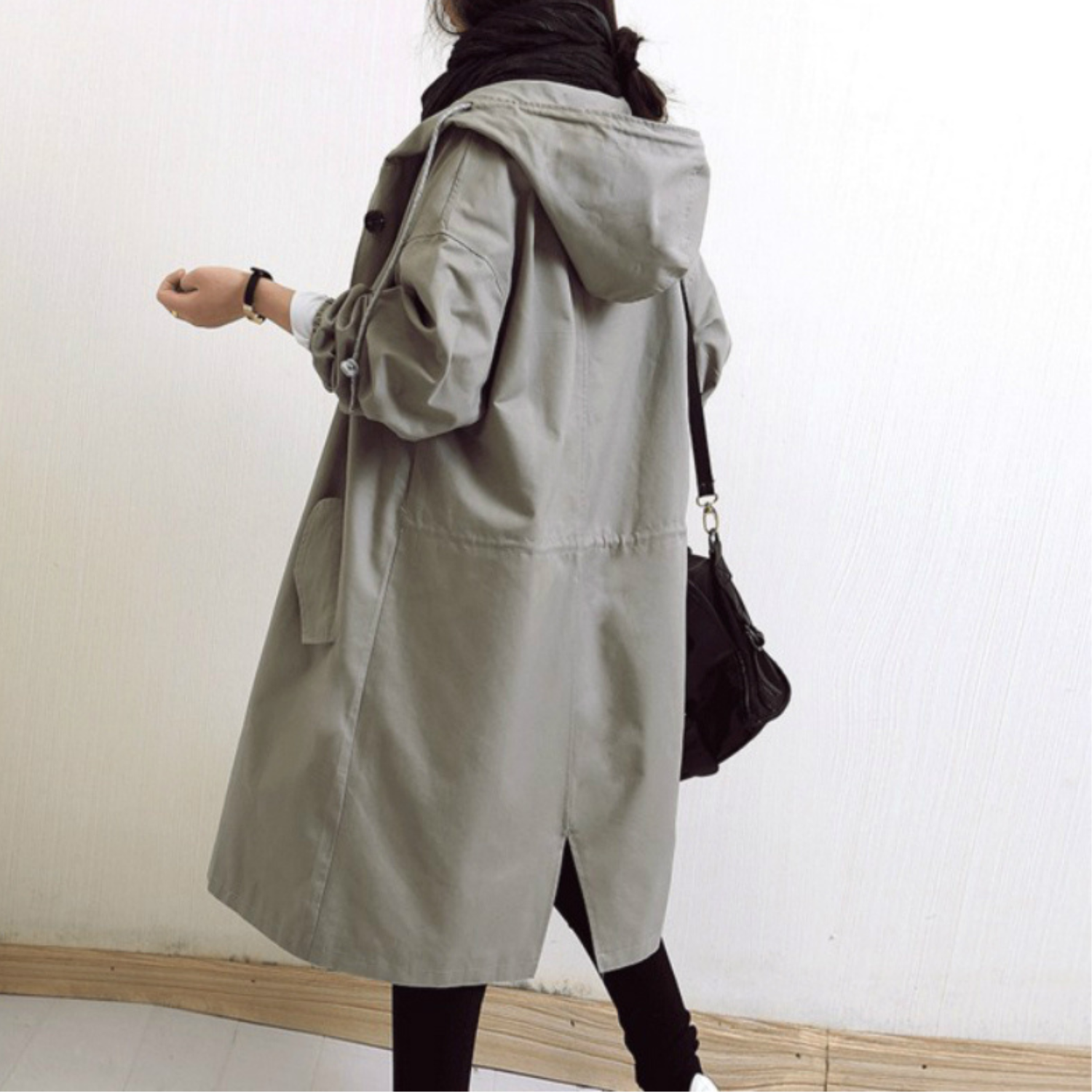 CELINE | Manteau trench en cuir doté d'une capuche – Élégant et pratique