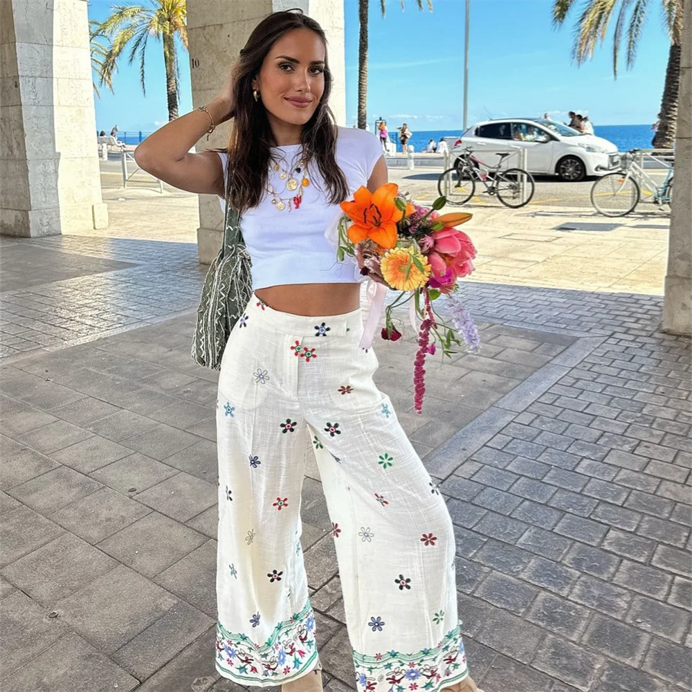 Pantalon droit à broderie florale en coupe décontractée Ruby