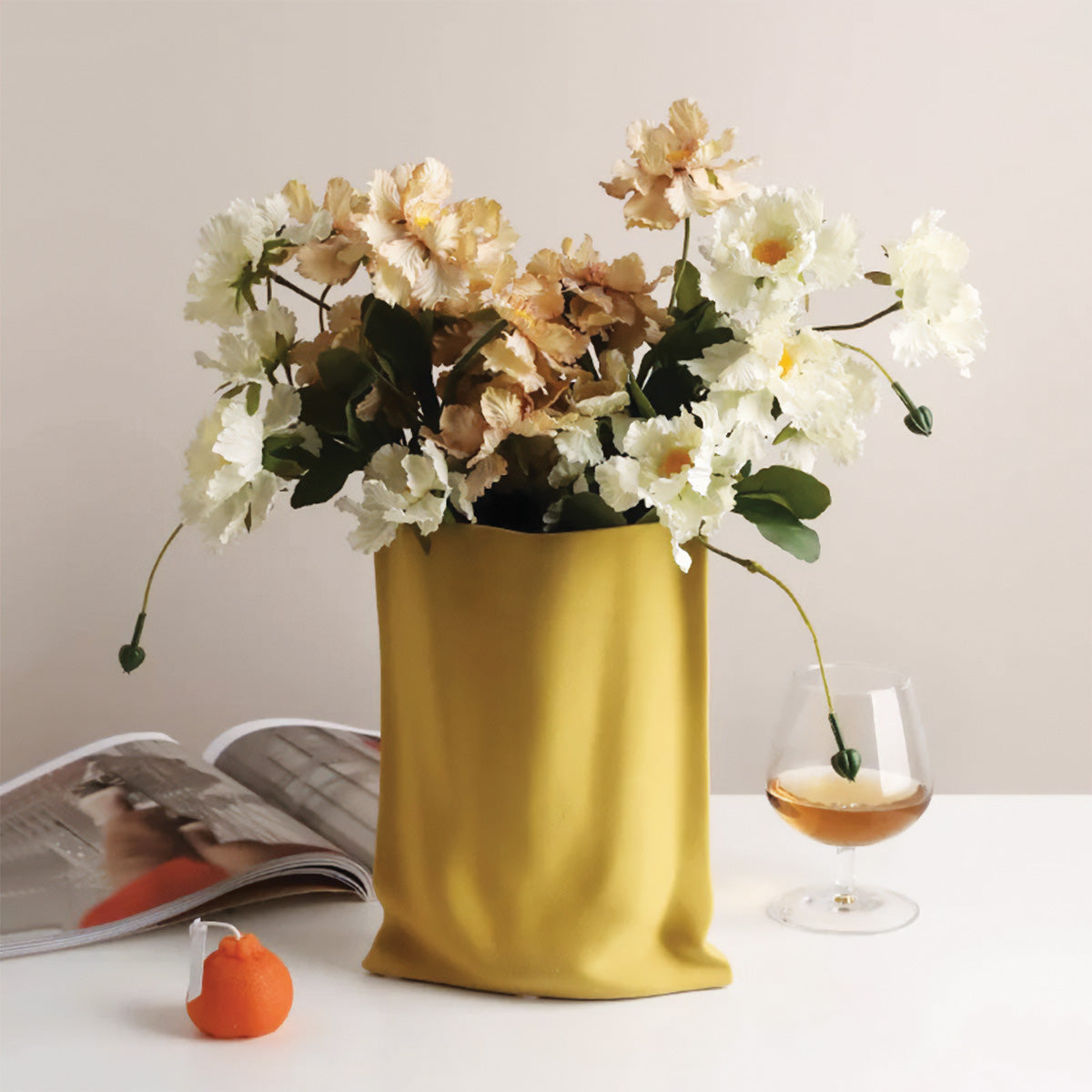 Vase CurvaVase Moderne Sculpturale – Design Courbé Élégant pour une Décoration Stylée