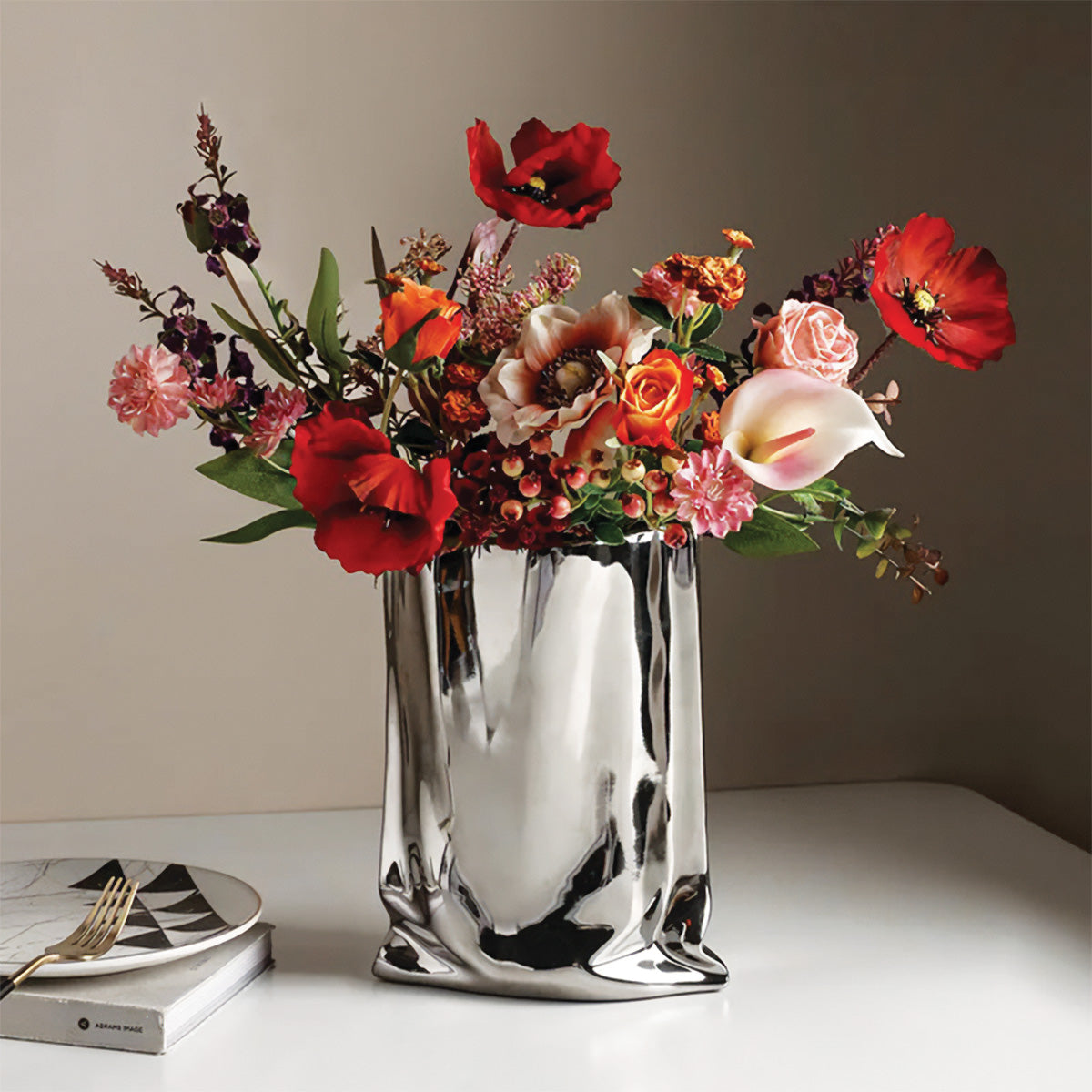 Vase CurvaVase Moderne Sculpturale – Design Courbé Élégant pour une Décoration Stylée