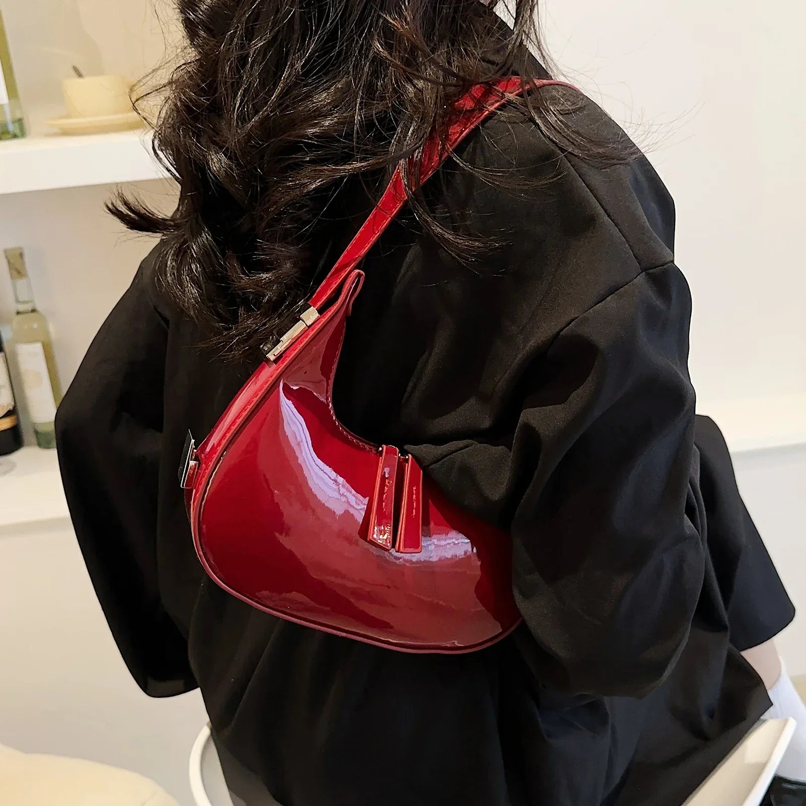 Sac à main élégante en demi-lune Mille pour femmes – Sac à bandoulière chic