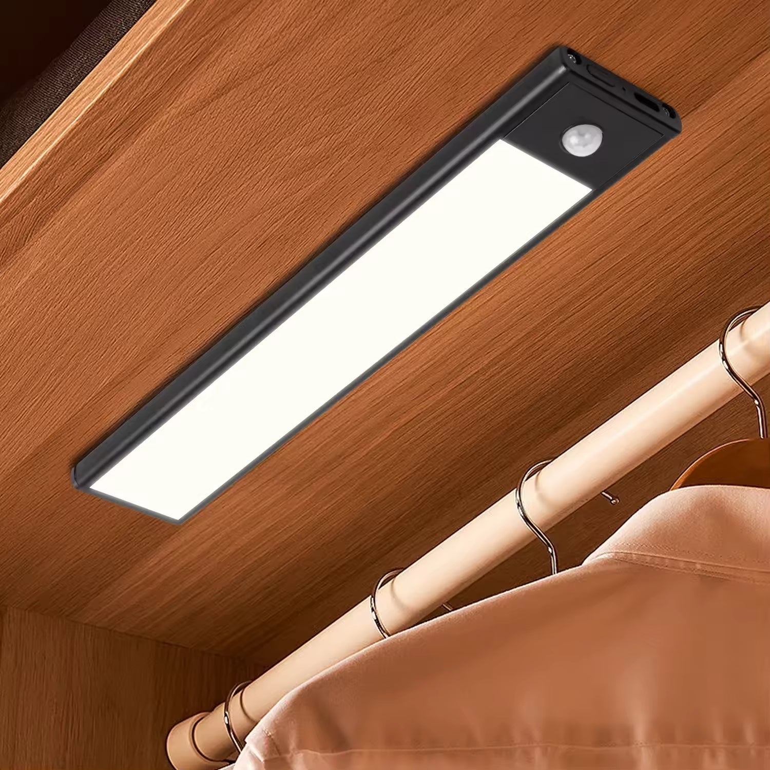 LysGlide – Éclairage de placard rechargeable avec capteur de mouvement