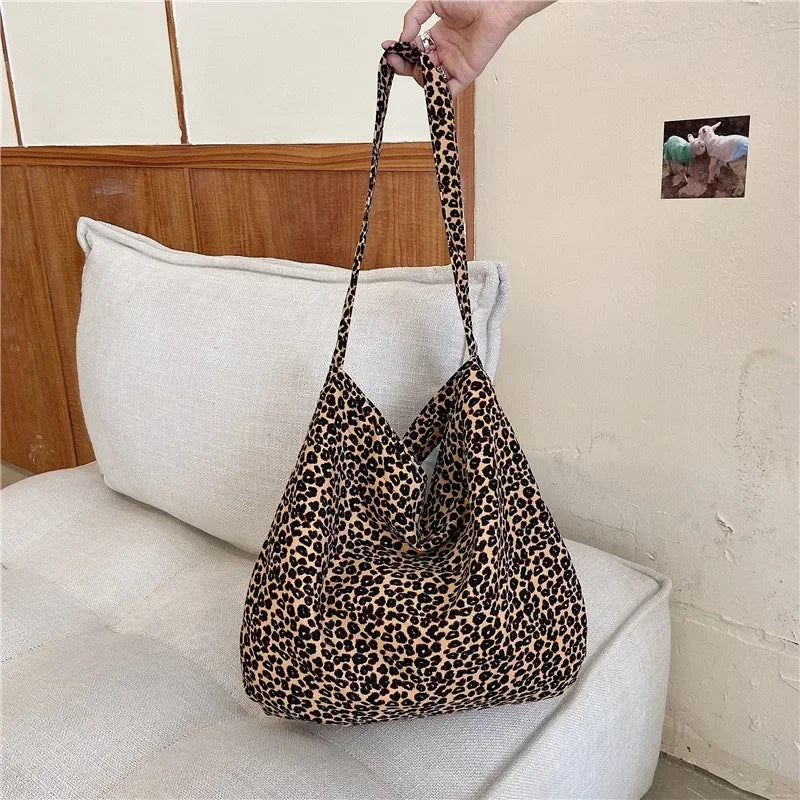 Leila - Sac à épaule oversized à imprimé léopard