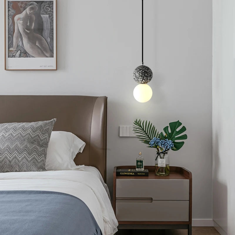 LumiOrb – Pendentif minimaliste avec écran en verre