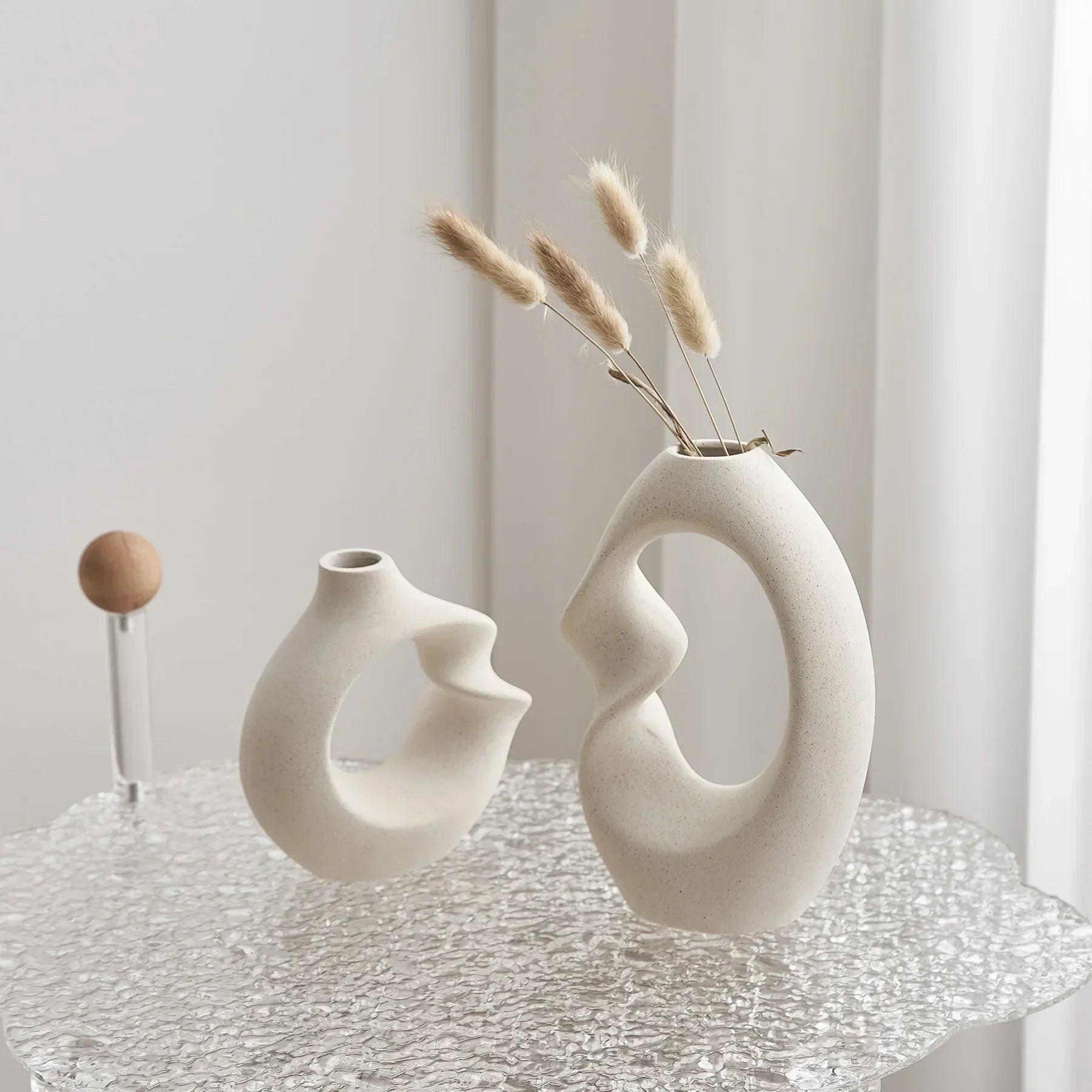 FormaNova - Vase sculptural asymétrique moderne