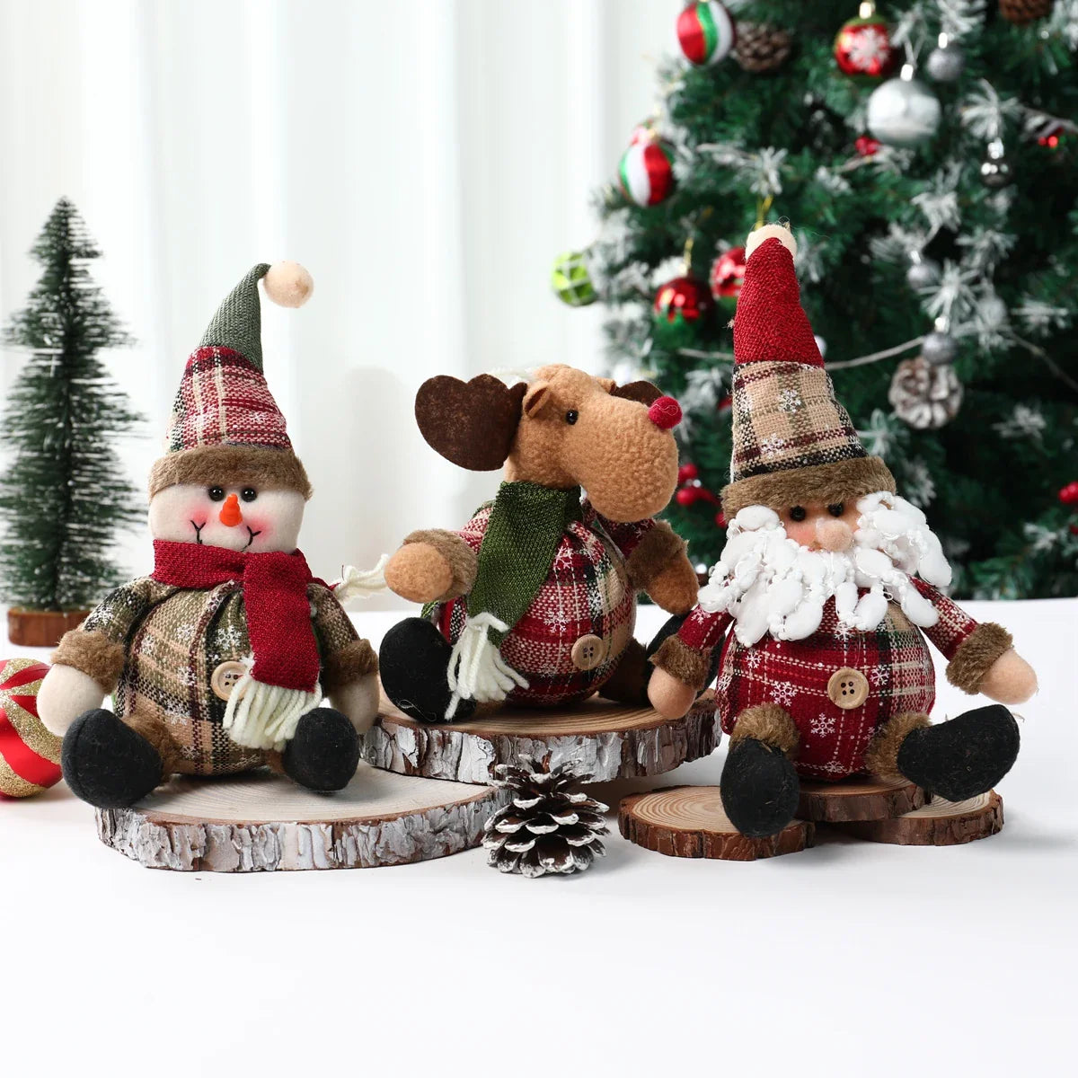 Ensemble de décorations de poupées de Noël et du Nouvel An