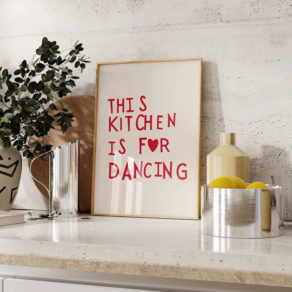 KitchenWhimsy - Décoration murale ludique avec affiches culinaires