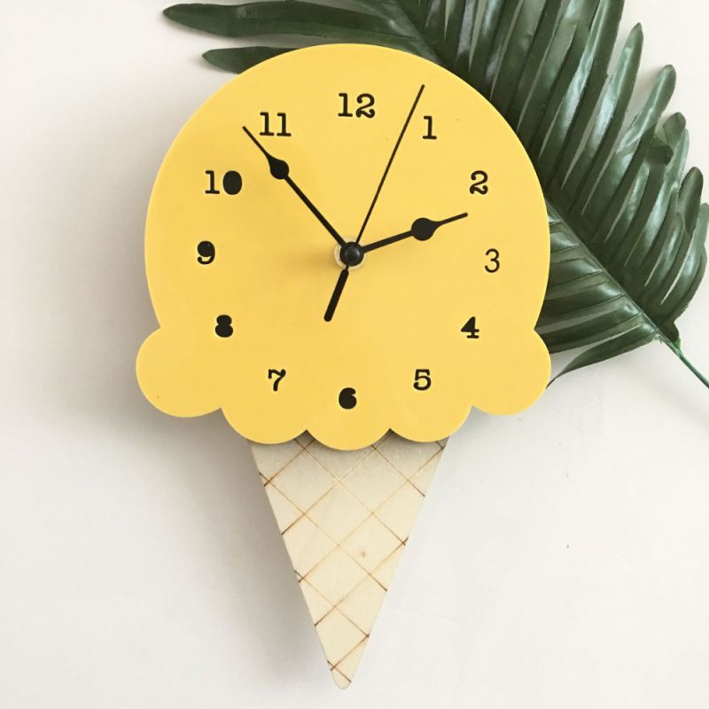 Horloge Murale FrostTime Isformet – Design Amusant et Ludique pour Espaces Créatifs