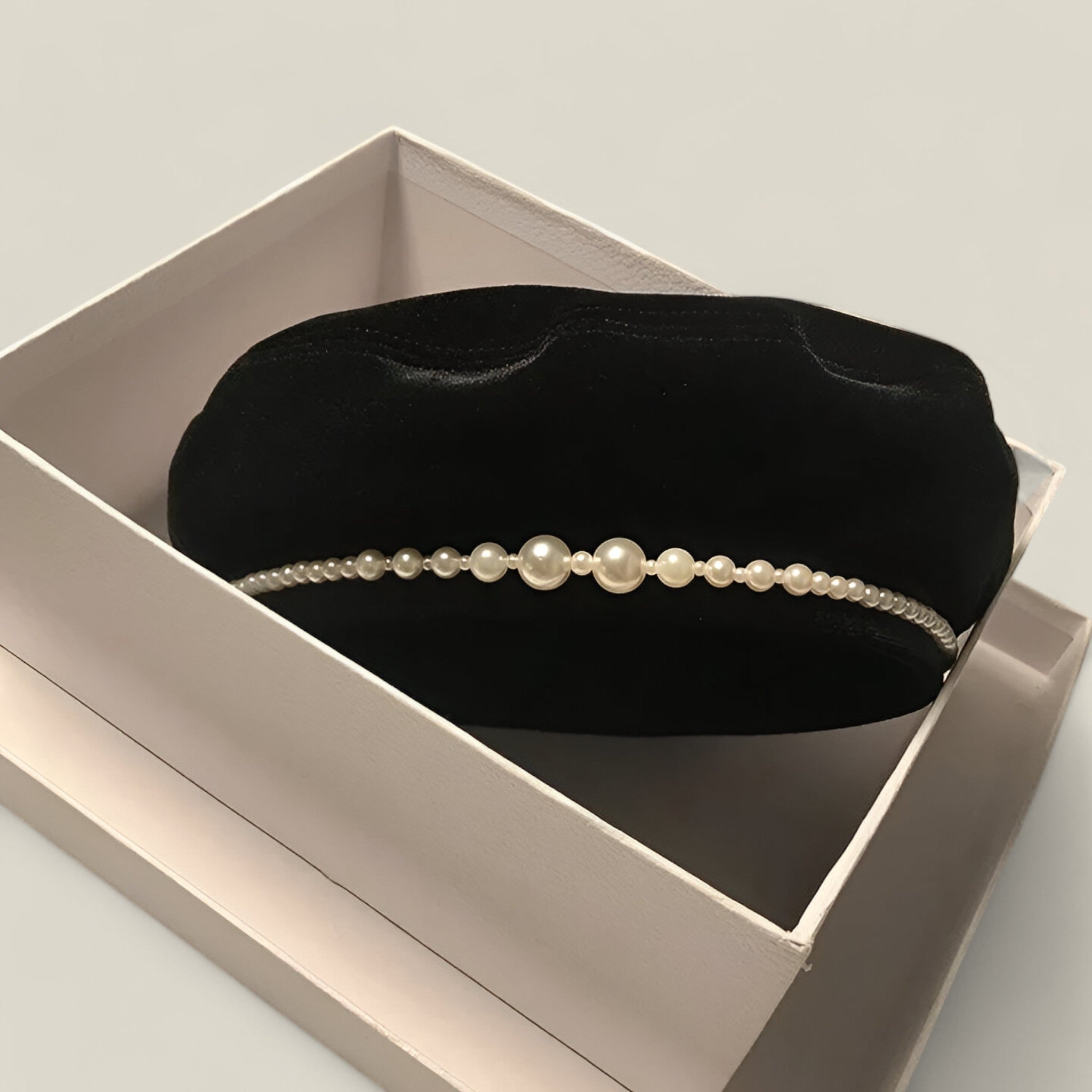 Layla - Velours luxueux avec fausses perles