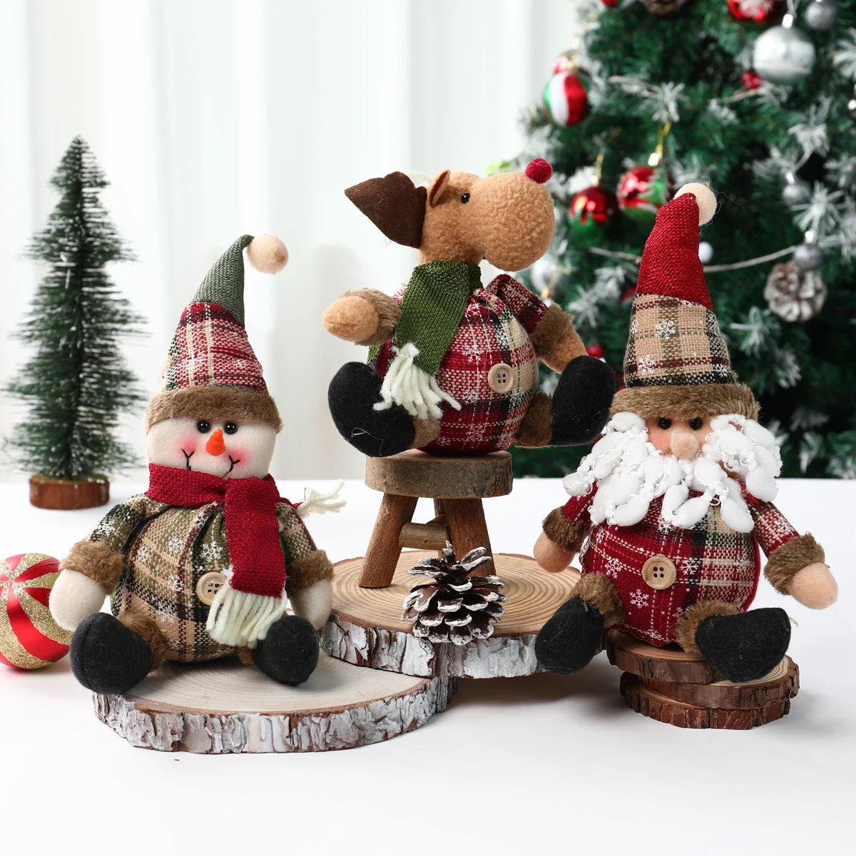 Ensemble de décorations de poupées de Noël et du Nouvel An