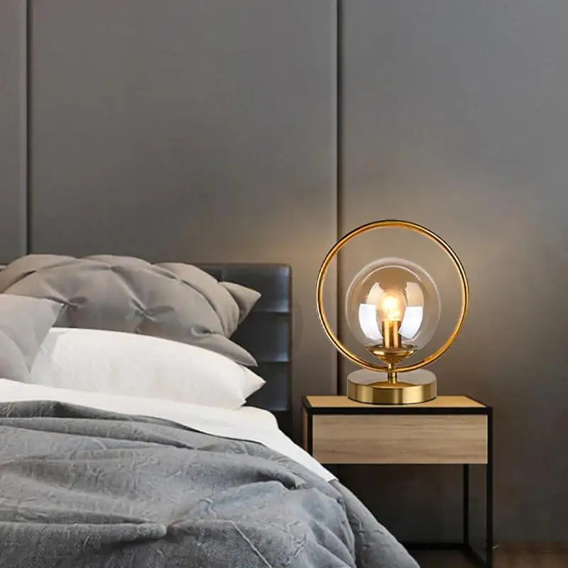 ÉléganceGlow Lampe en Verre – Design Élégant avec Détails en Laiton