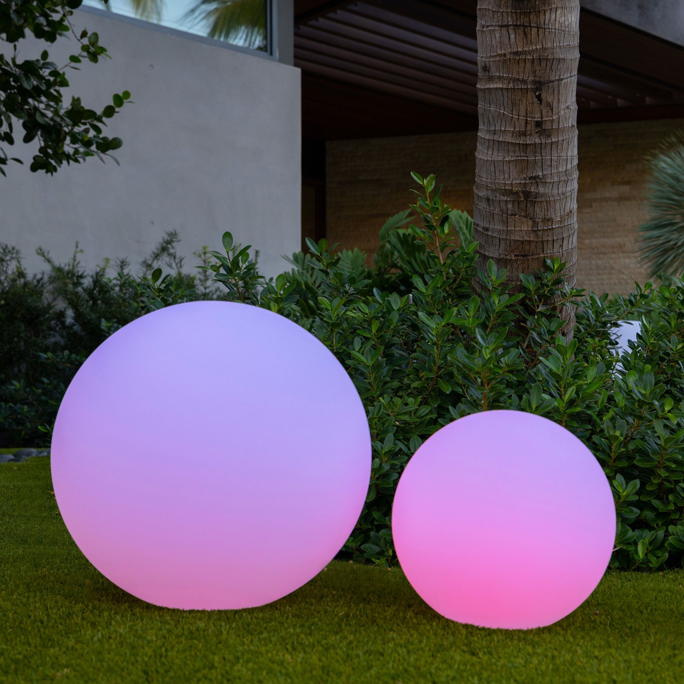 Lampe de jardin LED NovaSmart avec lumière multicolore et fonction intérieure