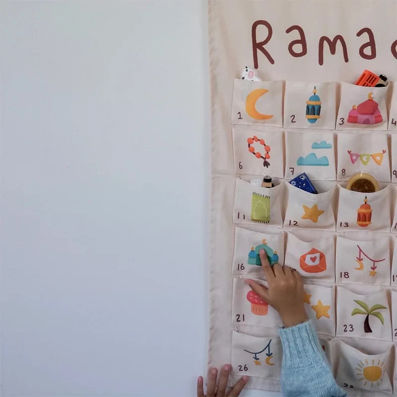 Calendrier de l'Avent suspendu décoration compte à rebours Ramadan Moubarak