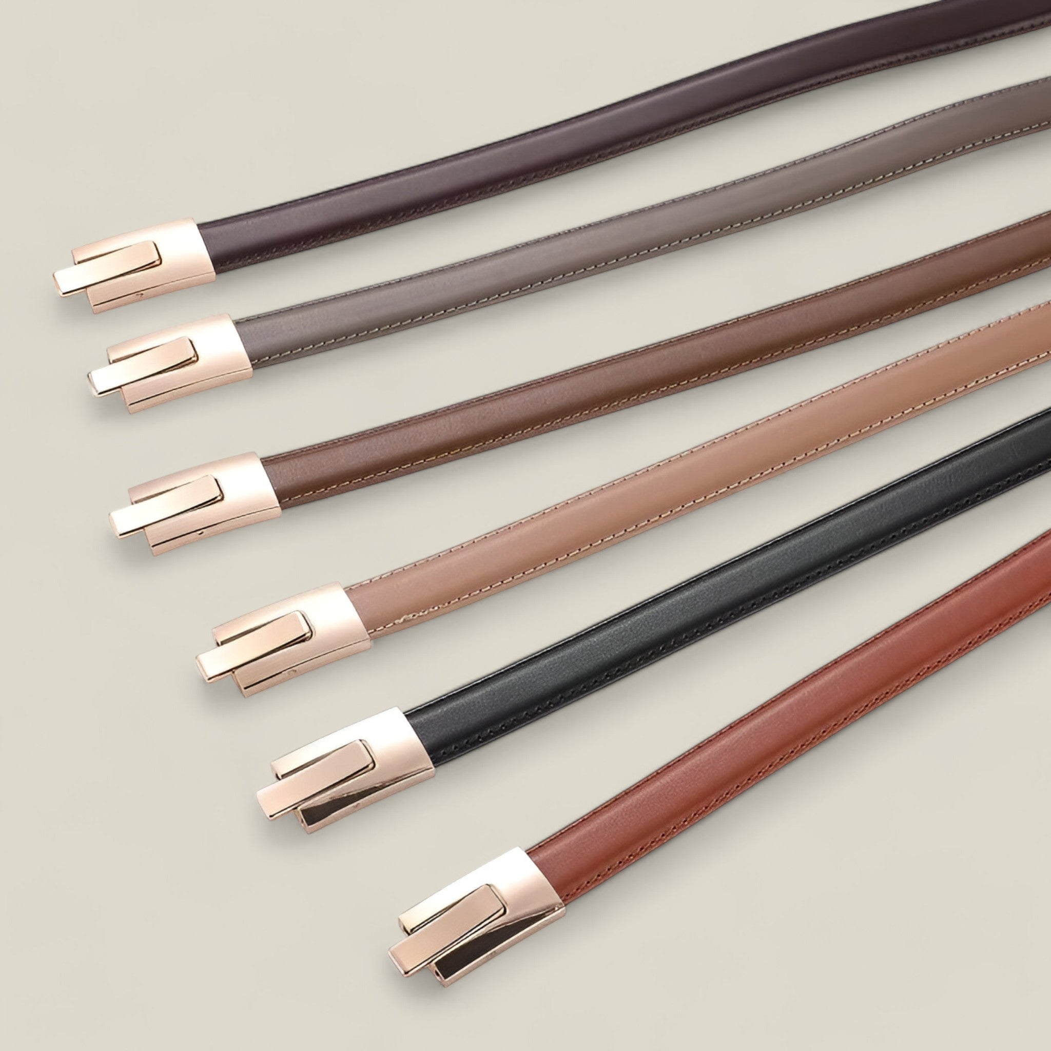 Sophia- Ceinture fine en cuir avec boucle dorée